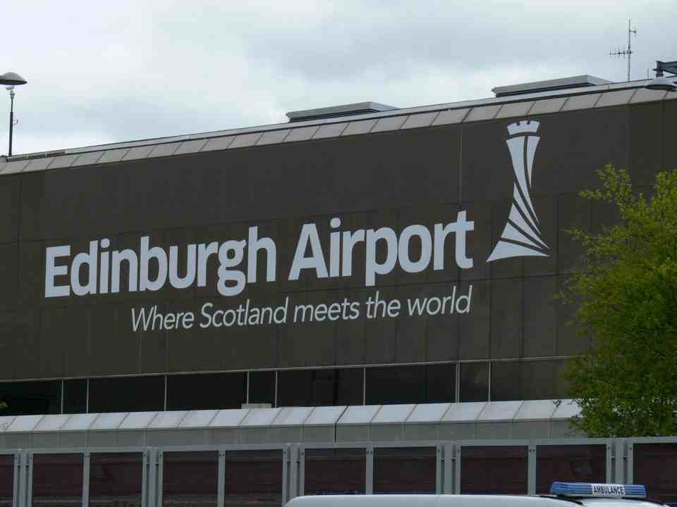 Cómo ir del Aeropuerto de Edimburgo al centro: Precios y opciones