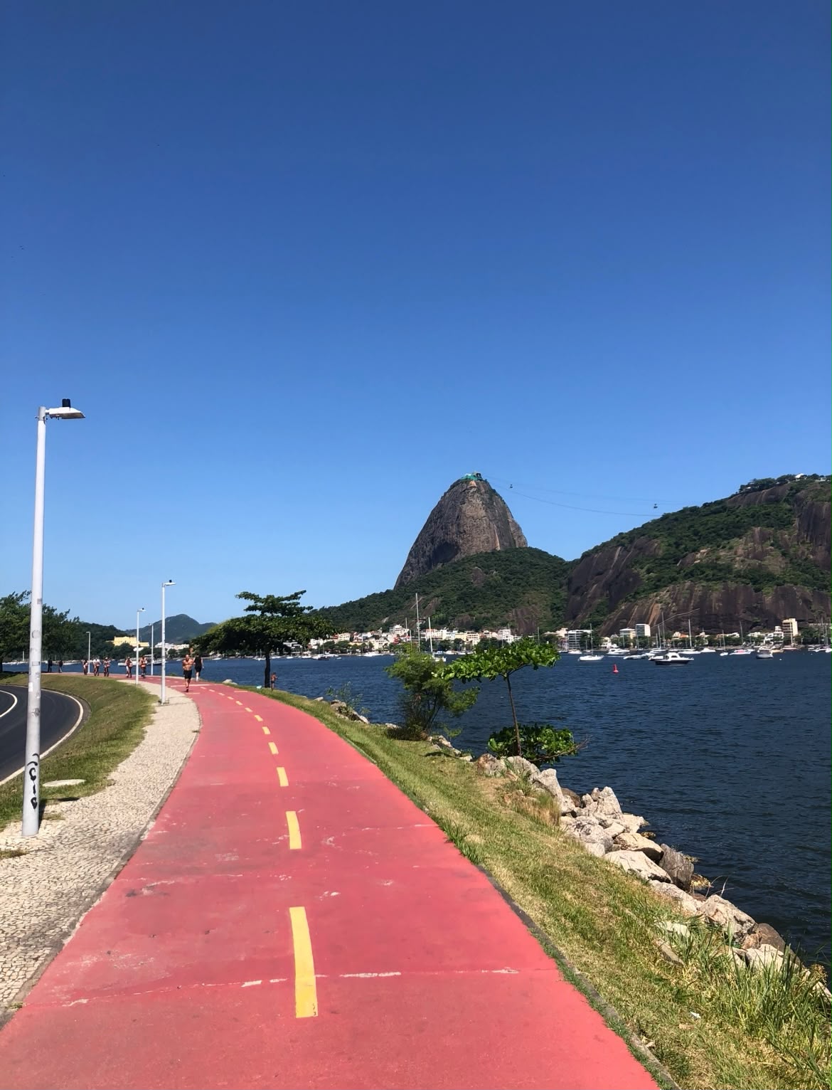 Recorrer Río de Janeiro en bicicleta: barrios, costa y uno de los tramos más increíbles del mundo - Imagen 3