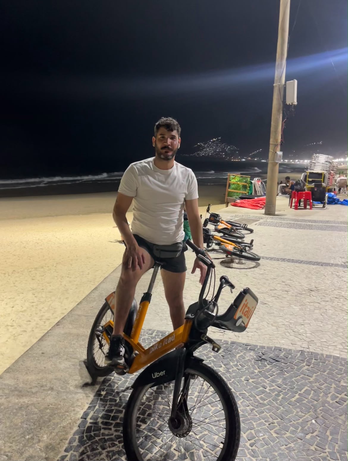 Recorrer Río de Janeiro en bicicleta: barrios, costa y uno de los tramos más increíbles del mundo - Imagen 8