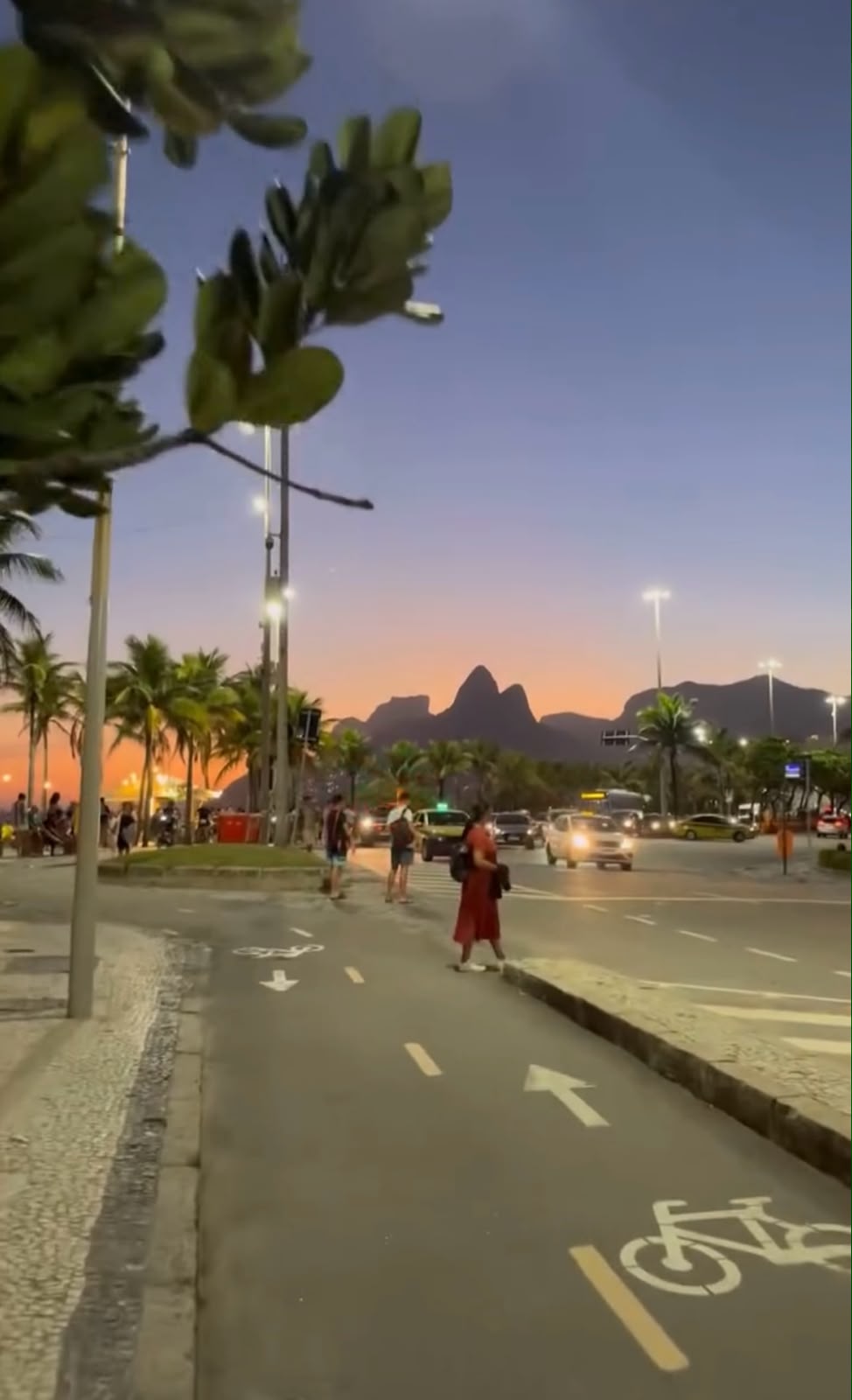 Recorrer Río de Janeiro en bicicleta: barrios, costa y uno de los tramos más increíbles del mundo - Imagen 11